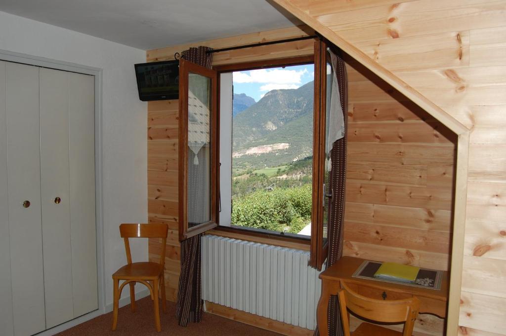 Au Bon Logis Hotel Risoul Værelse billede